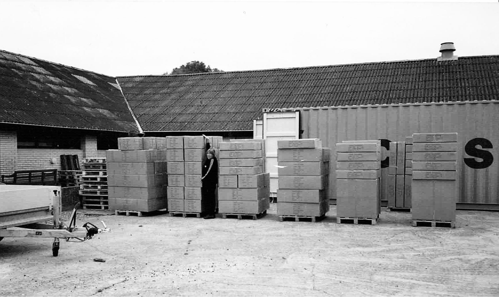 2005_10_19_Eva_pakker_BW.jpg__PID:7d40e82a-3ce1-4dee-bea8-72fe5848104e