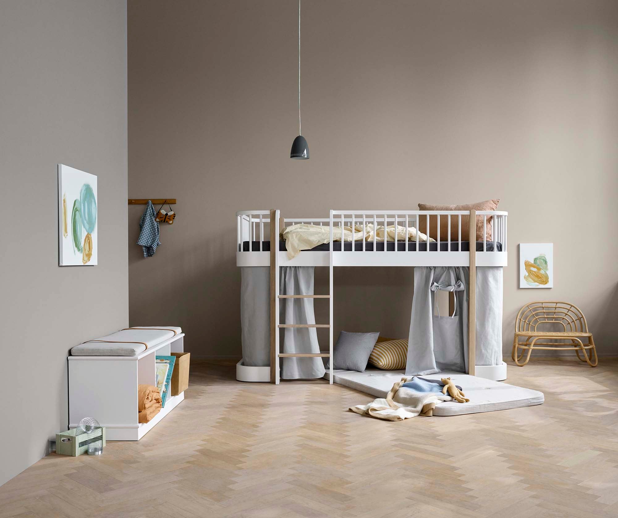 2020_original_041427_Wood_low_loft_bed_041835_Play_mattress_041440_Curtain_grey_041335_Shelving_unit_3x1_horizontal_041345_Cushion_for_shelving_unit.jpg__PID:d233962a-f0bb-4362-b2ef-27e7daf5de88