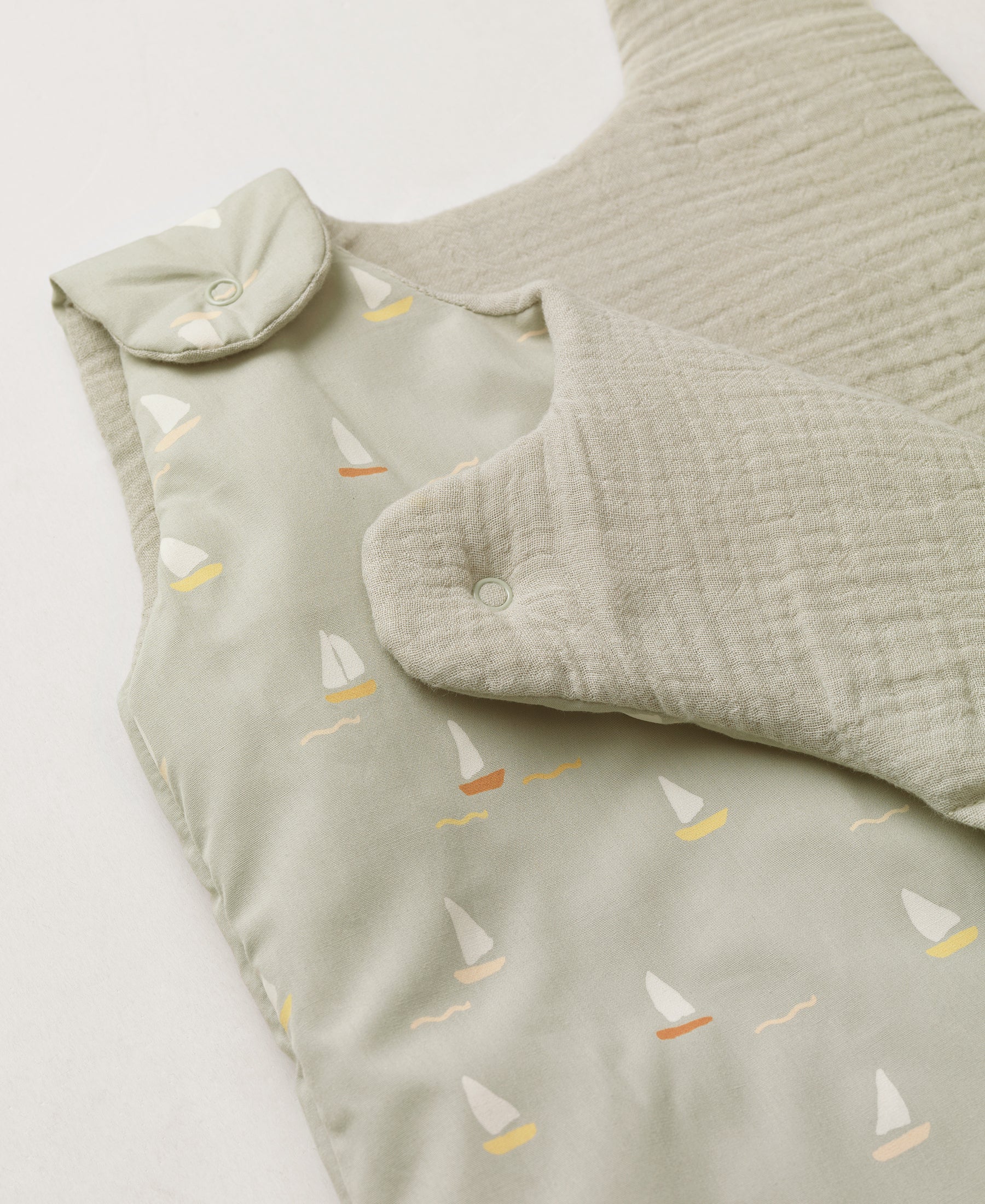 Wind sovepose, Sailboats
