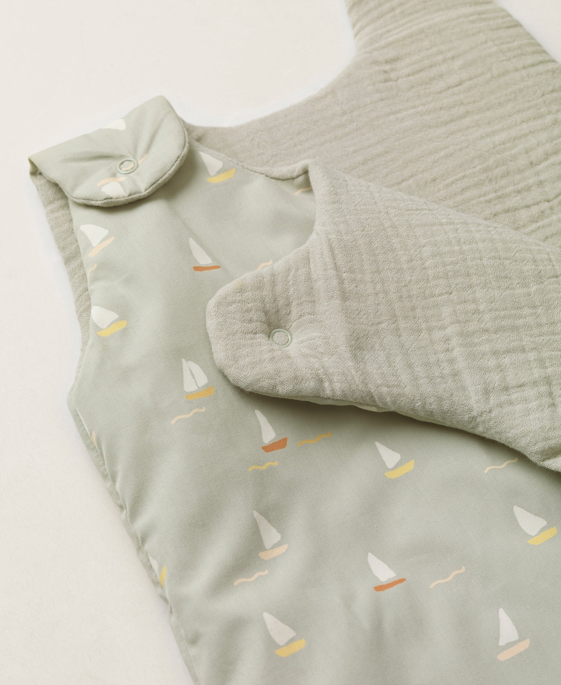 Wind sovepose, Sailboats