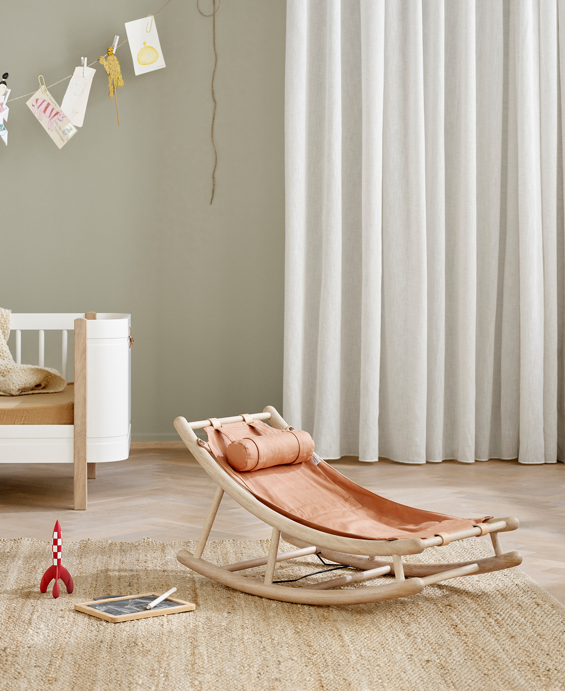 Wood junior vippestol, eg/karamel